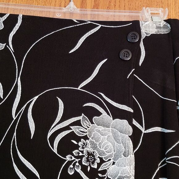 Stunning 2 Pc. Floor Length Floral Skirt and Top - Ladies Sz M - Picture 6 of 8